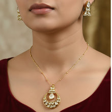 Noor Chand Kundan Pendant Set