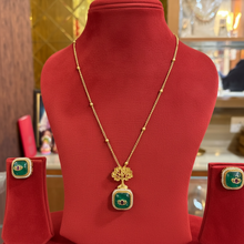 Emerald Vriksha Kundan Pendant Set