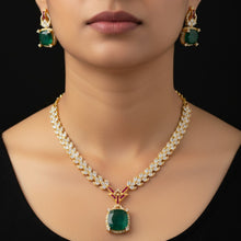 Emerald Radiance Necklace Set