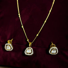 Noor Solitaire Drop Pendant Set