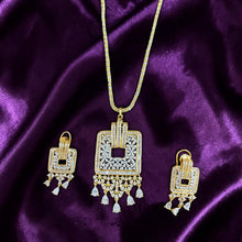Noor Mahal Pendant Set