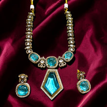 Emerald Rajwada Necklace Set
