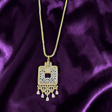 Noor Mahal Pendant Set