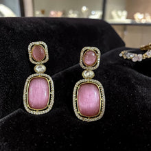 Gulnaar Rosé Kundan Pendant Set
