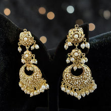 Rajsi Noor Pearl Chandbalis
