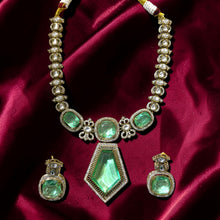 Emerald Rajwada Necklace Set