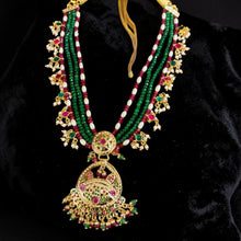 Rajsi Panna Riwaayat Necklace Set