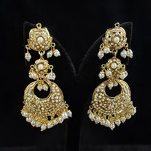 Rajsi Noor Pearl Chandbalis