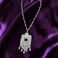 Noor Mahal Pendant Set