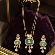 Emerald Noor Cascade Pendant Set
