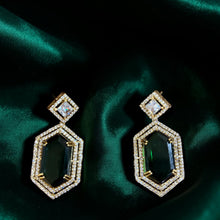 Emerald Royale Geometric Choker Set