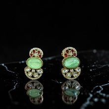 Pista Noor Kundan Choker Set