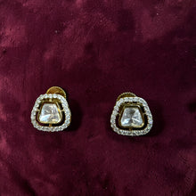 Noor Solitaire Drop Pendant Set