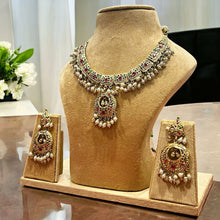 Royal Jadau Pearl Set