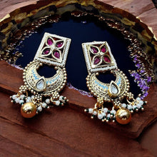 Luxurious Kundan necklace and earrings set