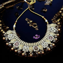Luxurious Kundan necklace and earrings set