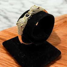 Twin Panther Head Golden Bracelet