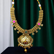 Traditional Golden Kundan Necklace Set