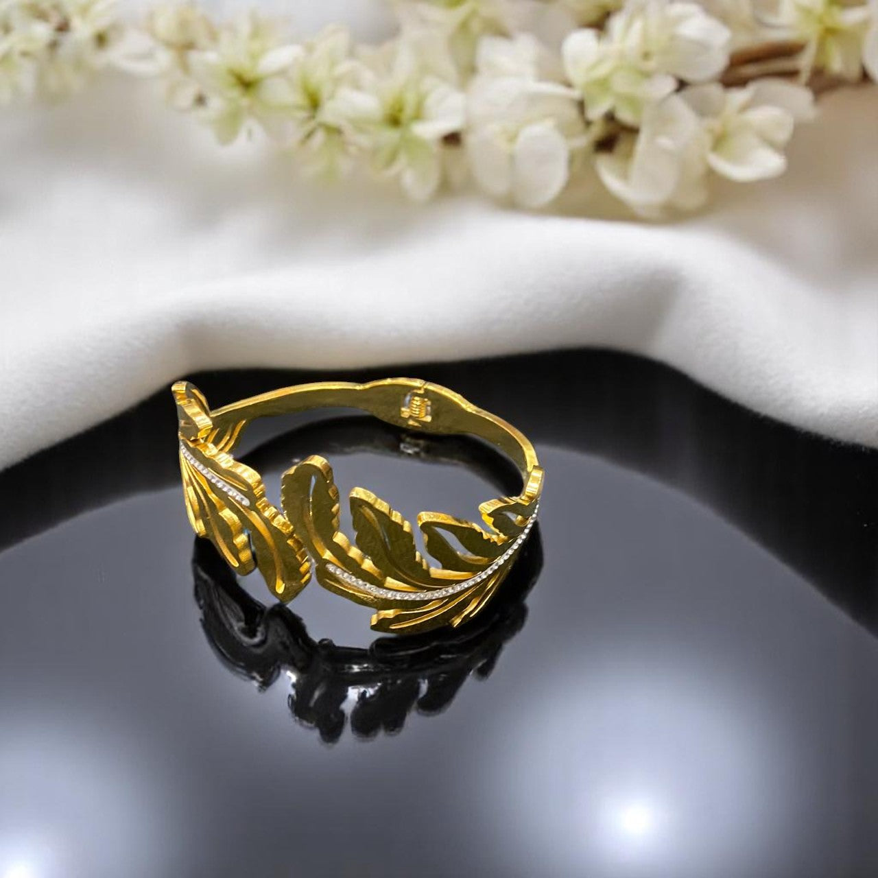 Golden Leaf Elegance Bracelet