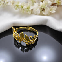 Golden Leaf Elegance Bracelet