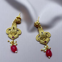 Floral Antique Golden Set with Maang Tikka