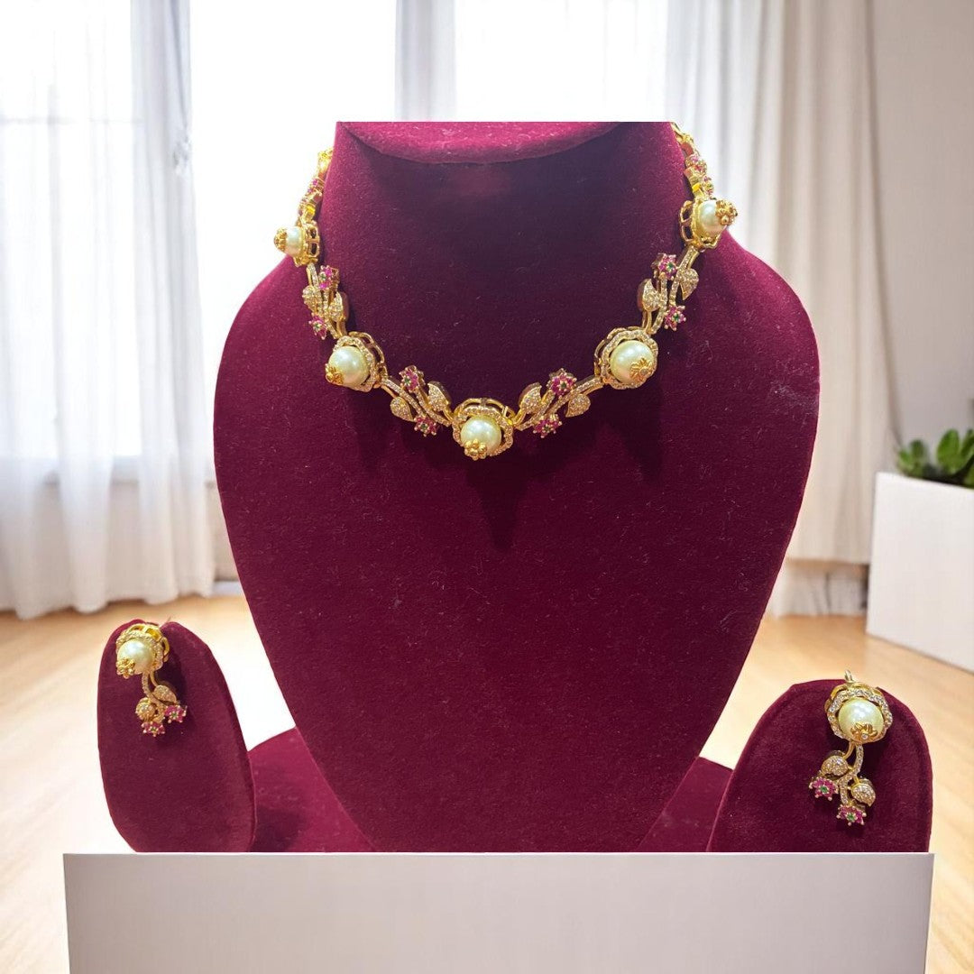 Floral Elegance Pearl Necklace Set