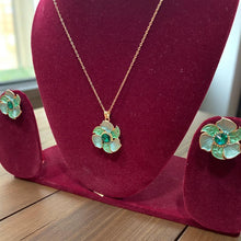 Emerald Petal Bloom Set