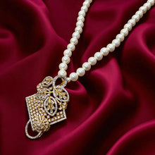 Regal Pearl Elegance Jewelry Set