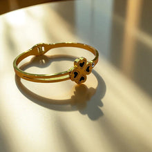 Lucky Hearts Clover Bangle