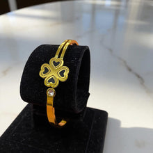 Lucky Hearts Clover Bangle