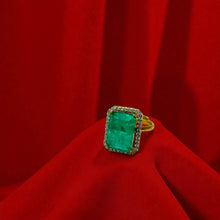 Emerald Majesty Ring