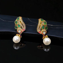 Emerald Plume Pearl Earrings