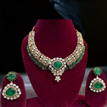 Emerald Majesty Necklace Set