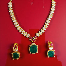 Emerald Radiance Necklace Set