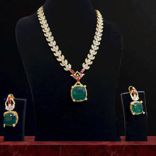 Emerald Radiance Necklace Set