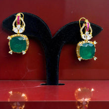 Emerald Radiance Necklace Set