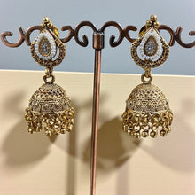 Antique Golden Kundan Choker Set