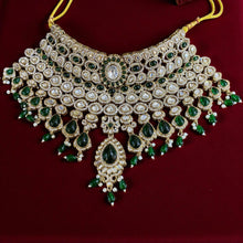 Regal Emerald Bridal Kundan Jewelry Set