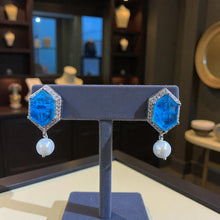 Azure Hexa Pearl Choker Set