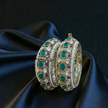 Regal Emerald Kundan Bangles