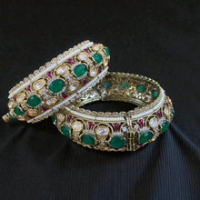 Regal Emerald Kundan Bangles
