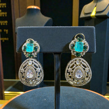 Emerald Radiance Polki Necklace Set