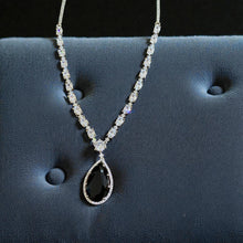 Noir Elegance Teardrop Necklace Set