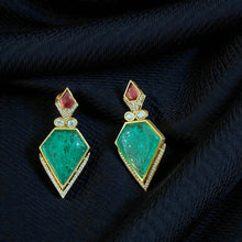 Padma Emerald Polki Necklace Set