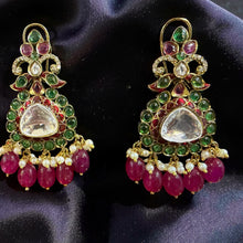 Emerald Rajsi Polki Chandeliers