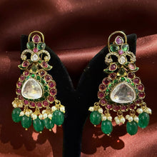 Emerald Rajsi Polki Chandeliers