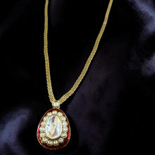 Emerald Noor Kundan Pendant Set