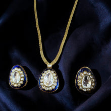 Emerald Noor Kundan Pendant Set