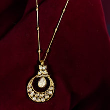 Noor Chand Kundan Pendant Set