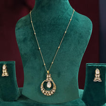 Noor Chand Kundan Pendant Set